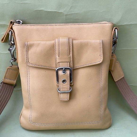 Dark cream/silver Coach leather crossbody bag - Picture 5 of 15